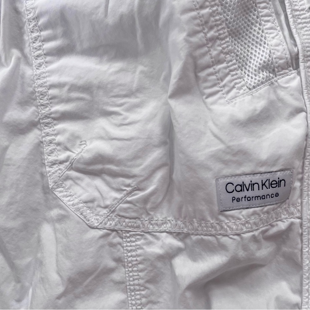 Calvin Klein Performance Convertible Poplin Capri Pants in White & Periwinkle - Picture 3 of 14
